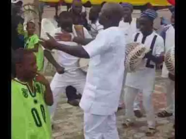 Video: Olaniyi Afonja Aka Sanyeri Dancing with his Super Cute Kids to Celebrate Sallah (Eid-el-Kabir)